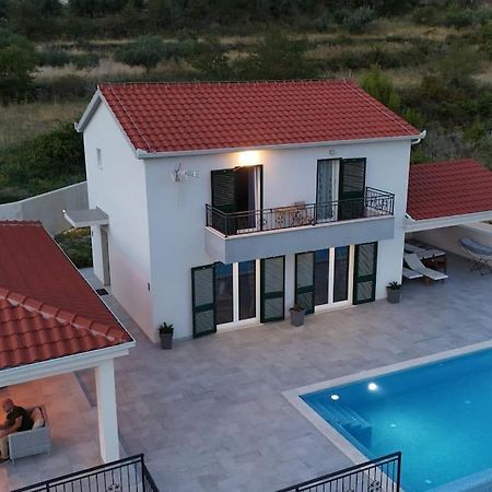הוילה Klis Secluded House - Guaranteed Privacy - Heated Pool מראה חיצוני תמונה