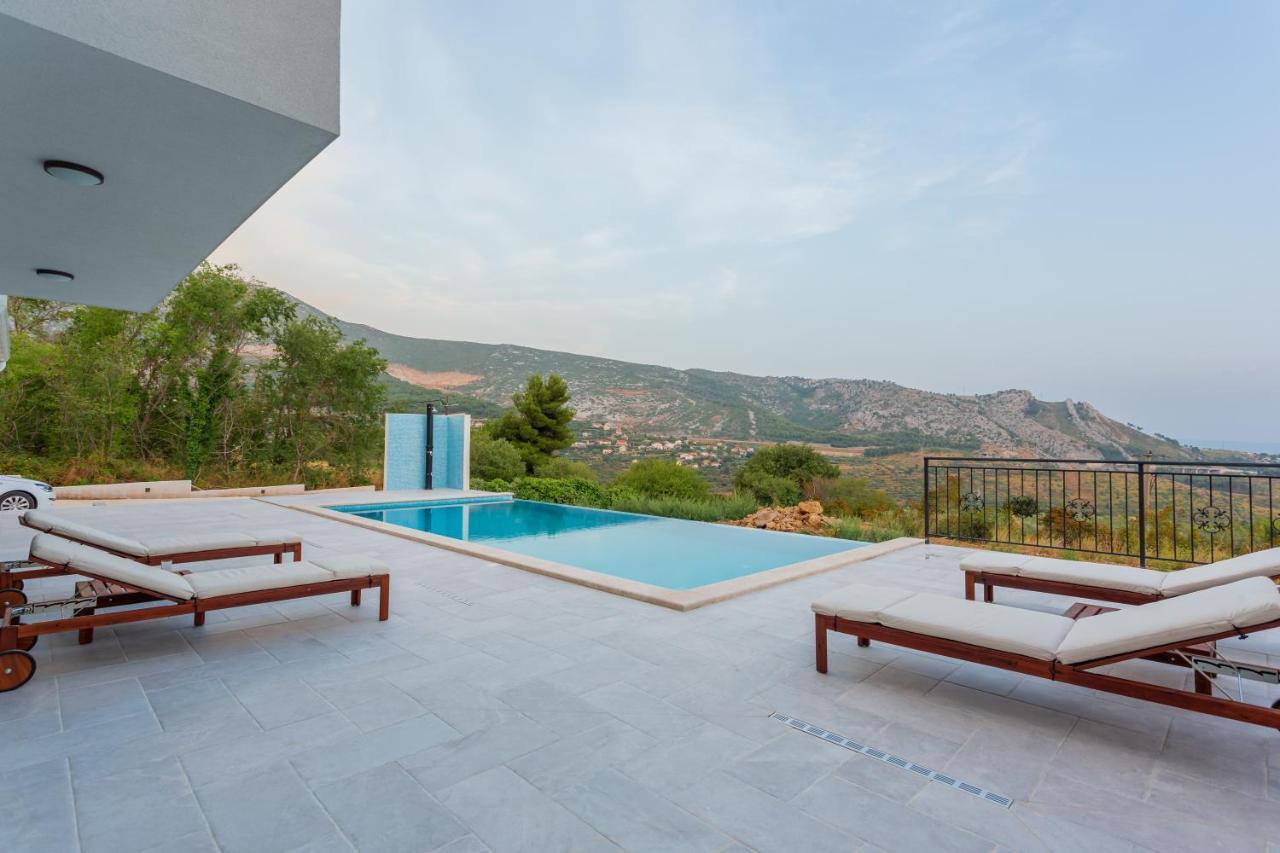 הוילה Klis Secluded House - Guaranteed Privacy - Heated Pool מראה חיצוני תמונה