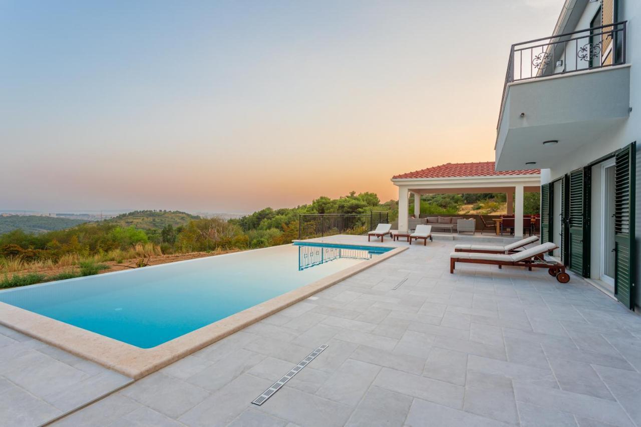 הוילה Klis Secluded House - Guaranteed Privacy - Heated Pool מראה חיצוני תמונה