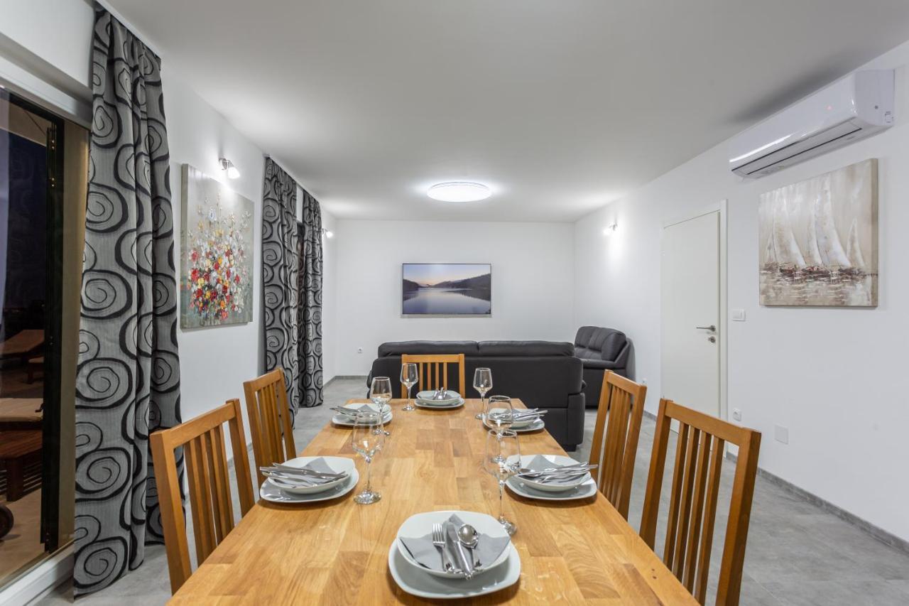הוילה Klis Secluded House - Guaranteed Privacy - Heated Pool מראה חיצוני תמונה