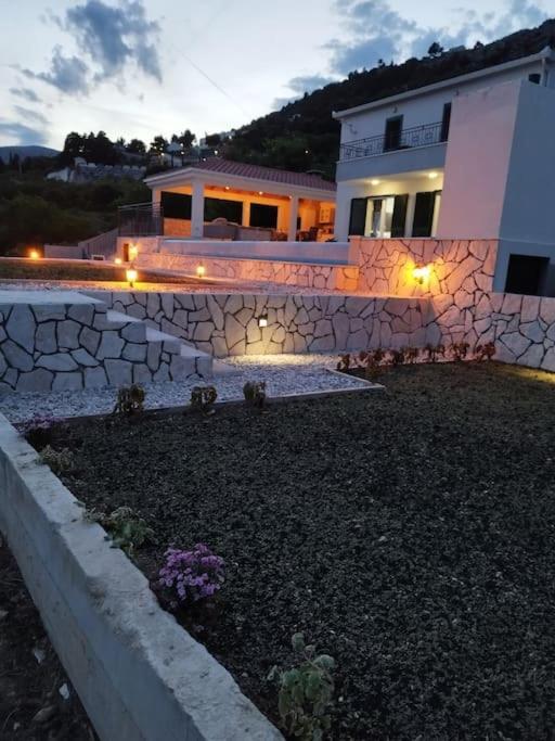 הוילה Klis Secluded House - Guaranteed Privacy - Heated Pool מראה חיצוני תמונה