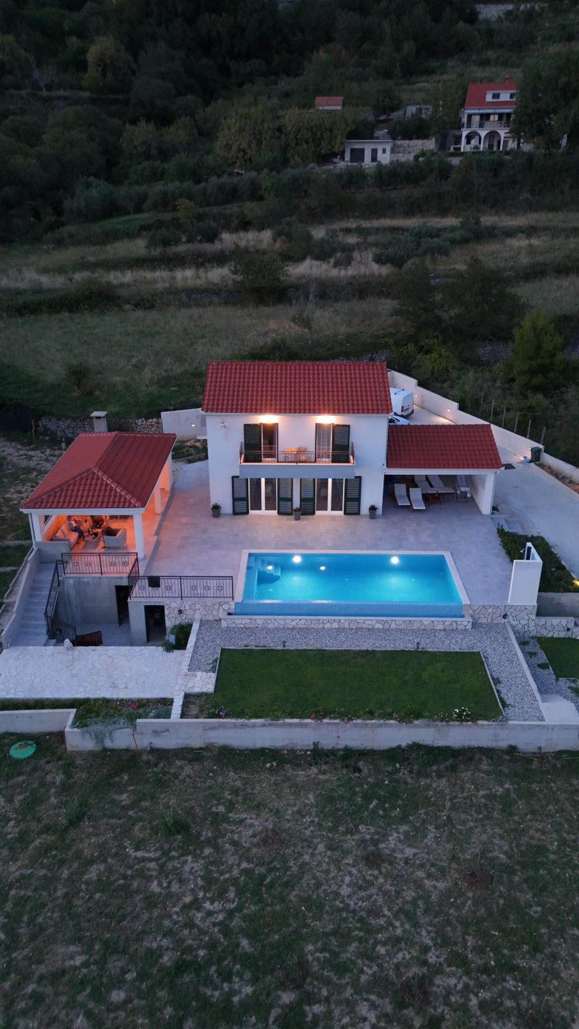 הוילה Klis Secluded House - Guaranteed Privacy - Heated Pool מראה חיצוני תמונה
